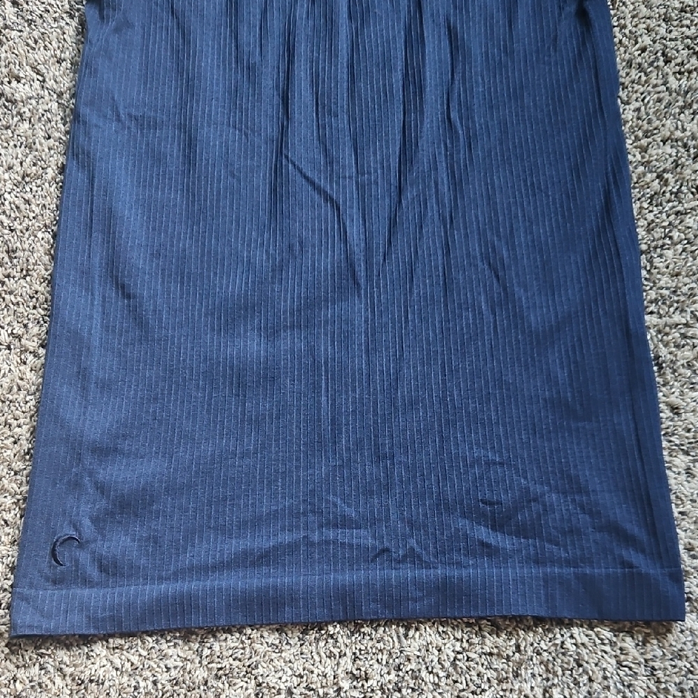 Zyia Parallel Tank Top - Picture 4 of 5
